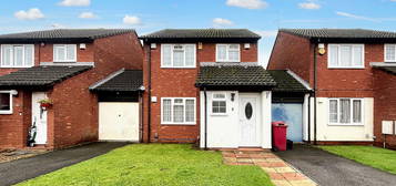 Link-detached house to rent in Coe Spur, Slough SL1