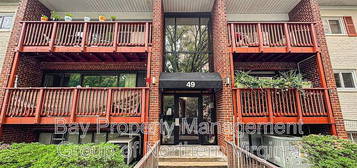 49 Skyhill Rd APT 202, Alexandria, VA 22314