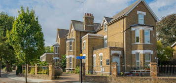 Flat to rent in Kew Gardens Road, Kew, Richmond TW9