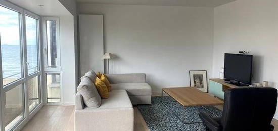 Appartement meublé  à louer, 3 pièces, 2 chambres, 72 m²