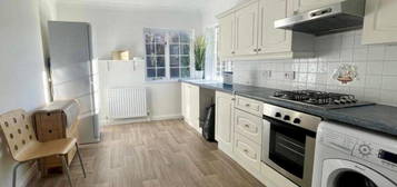 3 bedroom flat to rent