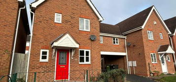 3 bedroom semi-detached house to rent