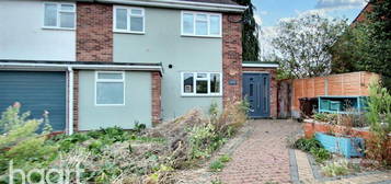 3 bedroom semi-detached house