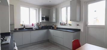 Flat to rent in Portland Mansions, Portland Road, London SE25