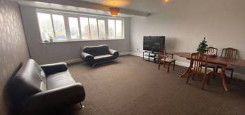 4 bed shared accommodation to rent