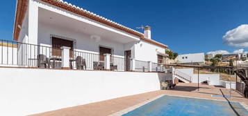 Casa o chalet en venta en Calle Pinos Puente, Altos de la Zubia