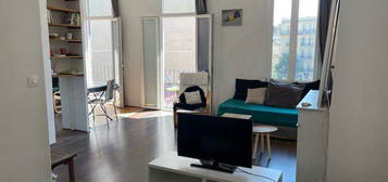 Studio loft meublé tout confort 40m2 place castellane marseille plein centre balcon plein sud