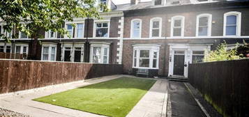 6 bedroom terraced house for sale