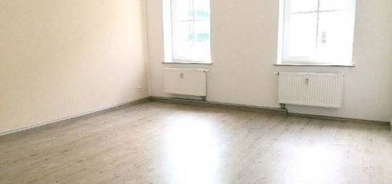 !! 2-Zimmer-Wohnung mit Balkon und PKW-Stellplatz im Lutherviertel !!