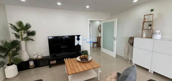 Excelente Apartamento T3, Como Novo, Junto Ao Centro De Ribeirão, Fa