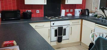 6 bedroom terraced house to rent