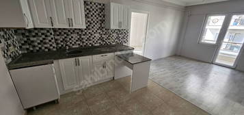 KAMPÜS GİRİŞİNDE 2+1 KOMBİLİ 90 M2 KİRALIK DAİRE