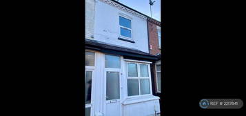 2 bedroom terraced house