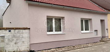 Pronájem  rodinného domu 84 m², pozemek 553 m²