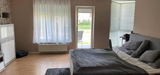 Stilvolle, gepflegte 1-Zimmer-Terrassenwohnung in Maintal