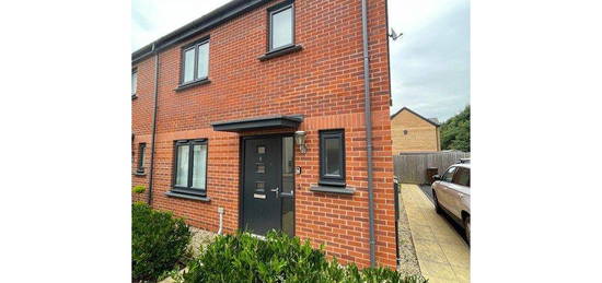 3 bed semi-detached house to rent