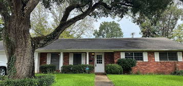 3908 Gingerbread Rd, Alexandria, LA 71303