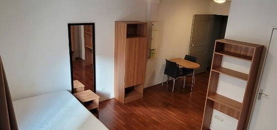 Studio meublé  à louer, 1 pièce, 24 m², Étage –/6