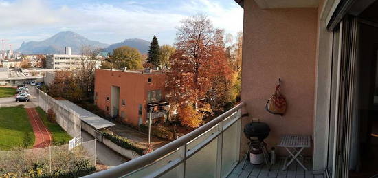 Helle 2-Zimmerwohnung mit Loggia im 4. Stock mit traumhafter Aussicht, teilmöbliert