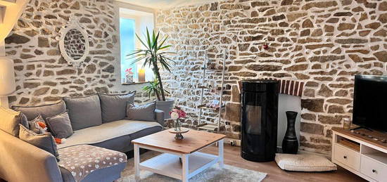 Maison de ville meublée à louer - 90m² - Plomodiern (Bourg)