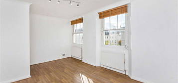 Flat to rent in Gloucester Street, London SW1V