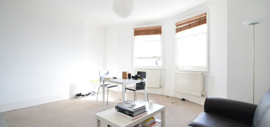 Flat to rent in Western Road, Brighton BN1