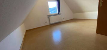 Gepflegte 2-Zimmer-DG-Wohnung mit Balkon in Biberach