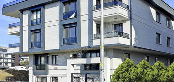 BEYLİKDÜZÜ MARMARA'DA MARİNA'YA YAKIN SATILIK 2+1 ARAKAT DAİRE