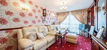 2 bedroom maisonette for sale