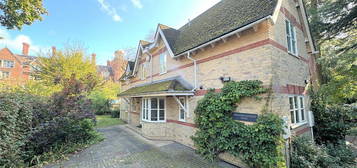 4 bedroom detached house to rent