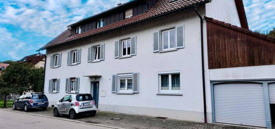 Wehr, Gemütliche 3-Zimmer-Altbau-Wohnung in ruhiger Lage mit Balkon und Garage