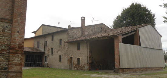 Casale/cascina in vendita in località viustino s.n.c