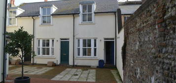 2 bedroom detached house