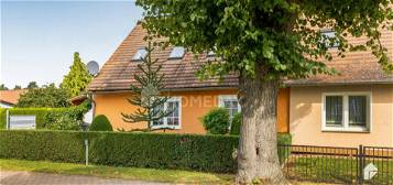 Attraktive Doppelhaushälfte mit 4 Zimmern, Wintergarten und Garage in Prisannewitz