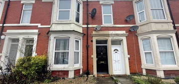 3 bed flat to rent