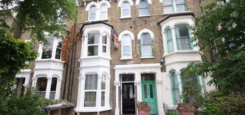 Flat to rent in Yerbury Road, Tufnell Park, London N19