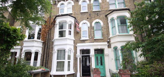 Flat to rent in Yerbury Road, Tufnell Park, London N19