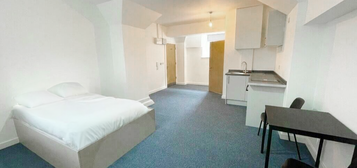 Studio to rent in Albert Terrace Road, Sheffield S6