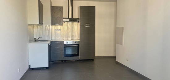 Appartement  à louer, 3 pièces, 2 chambres, 53 m²