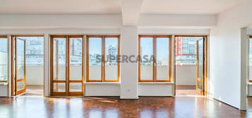 T4+1 com VARANDA + TERRAÇO + ESTACIONAMENTO - Alvalade - Av. Roma / Areeiro - Lisboa