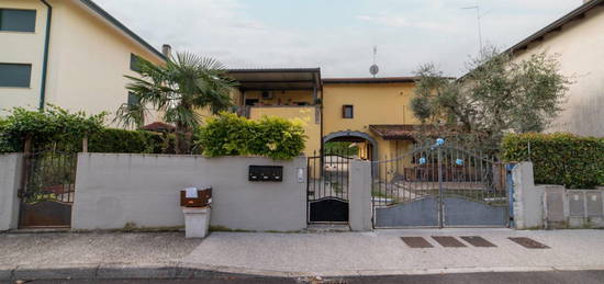 Villa plurifamiliare via Poincicco, Orcenico Inferiore, Zoppola