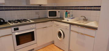 Flat to rent in The Mariners, Valetta Way, Rochester ME1