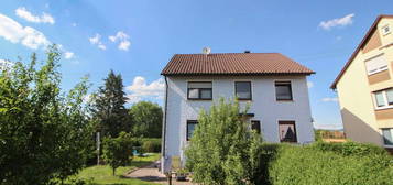 Gestaltbares Einfamilienhaus mit Garten, Terrasse, Garage und Stellplätze