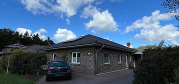 Gepflegter Bungalow mit Carport und Geräteraum