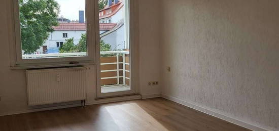 Kautionsfreie 2 -Raumwohnung mit Balkon im Erdgeschoss!