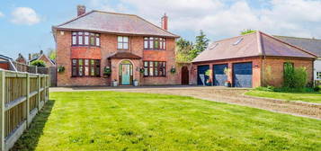 6 bedroom detached house for sale