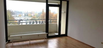 Bemerode, helle 1 Zi.-Wohnung, 35 m², Balkon mit Weitblick, 7. OG, Aufzug, Duschbad, EBK, Stellplatz