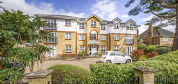 Flat for sale in Rosebank Close, Teddington TW11