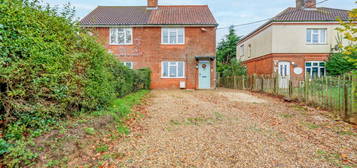 3 bed semi-detached house for sale