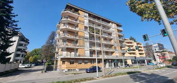 Trilocale viale Carlo Noè, Semicentro - Ospedale, Gallarate